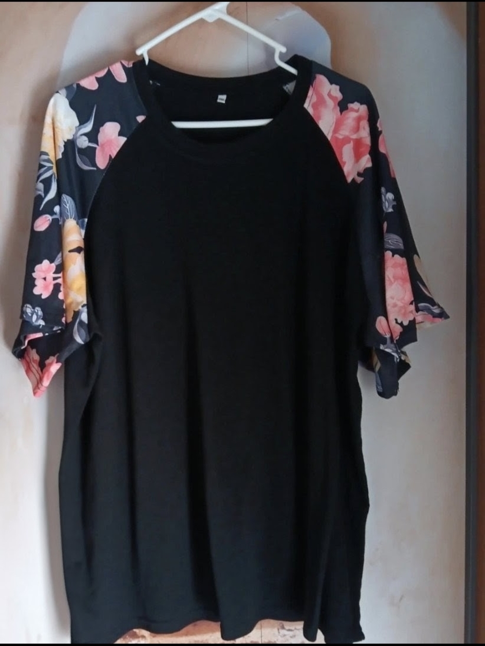Black Floral Raglan Sleeve Women's Top